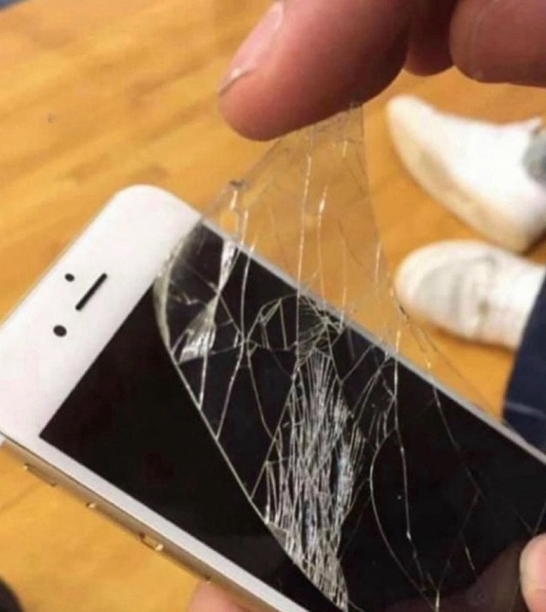 Hoodville_'s tweet image. When btchs think they broke my heart