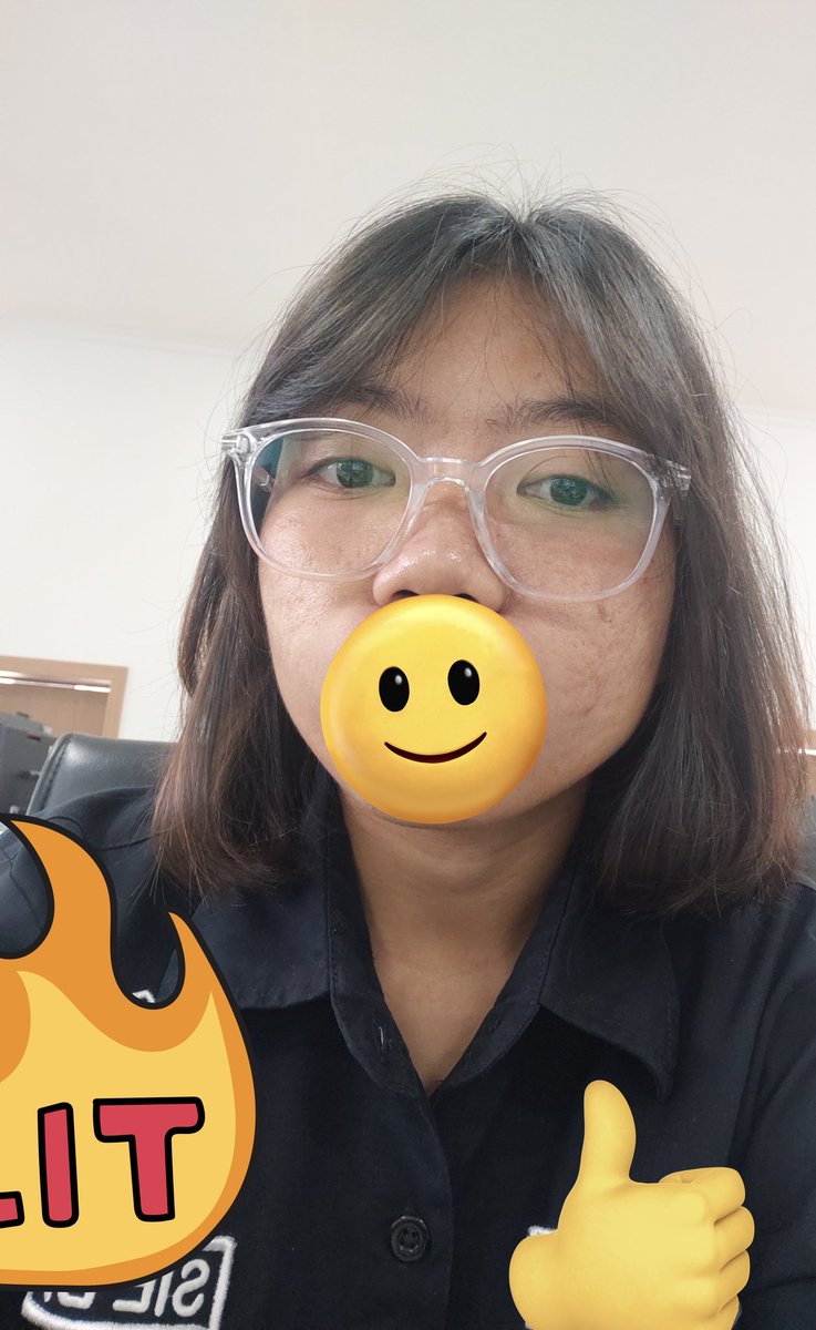 lovefrluv's tweet photo. ini bukan coc selcaday tapi beli kacamata frame bening tuh krn suka liat ecel pake kacamata beningnya 😂🤭
#AXELOTS https://t.co/l1rifbF6N7
