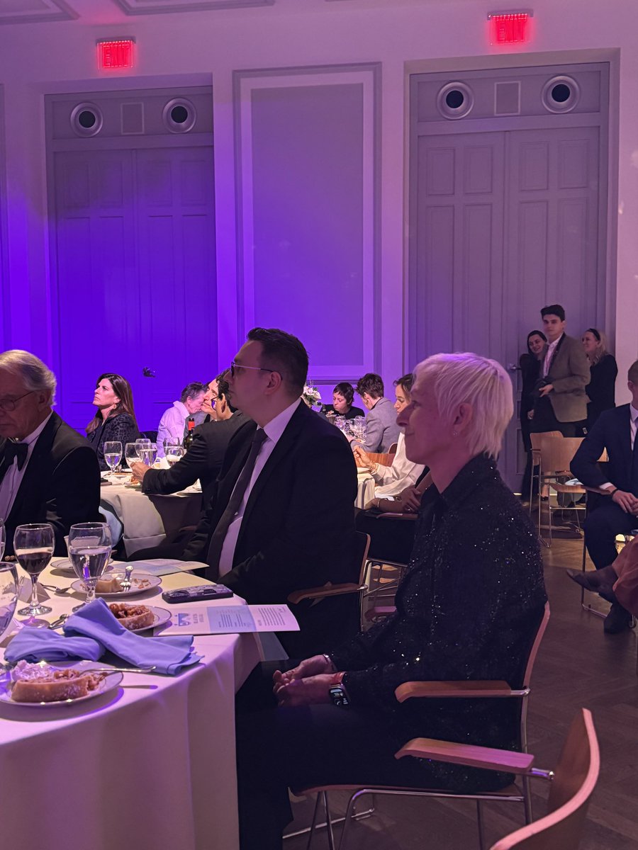 CZinNewYork's tweet photo. We were thrilled to welcome tennis legend Martina Navratilova at the Bohemian National Hall/ @CzechConsNY.
A well-deserved #BBLA Award for Unparalleled Service to 🇨🇿 and🇸🇰 Communities presented to her. @Martina concluded her speech: 'I am so proud to be a Czech.'
@JanLipavsky https://t.co/2eF28JKMjW