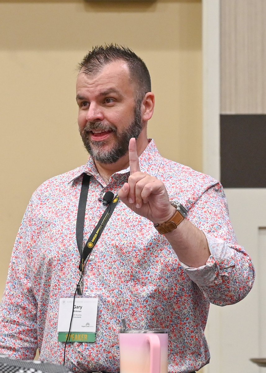 Gary_USHousing's tweet photo. Thanks @Kansas_Housing for this picture of me. 😊 I can’t recall what was being said, but it was important. 🤣 It was great being with everyone at the conference! 

#ushousingconsultants #AffordableHousing #wemakelearningfun #entertrainer https://t.co/wPktRQ3gyF