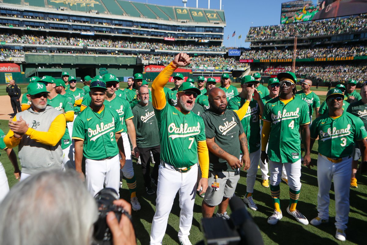 Athletics's tweet photo. 🫳🎤 https://t.co/F6z30THzqC