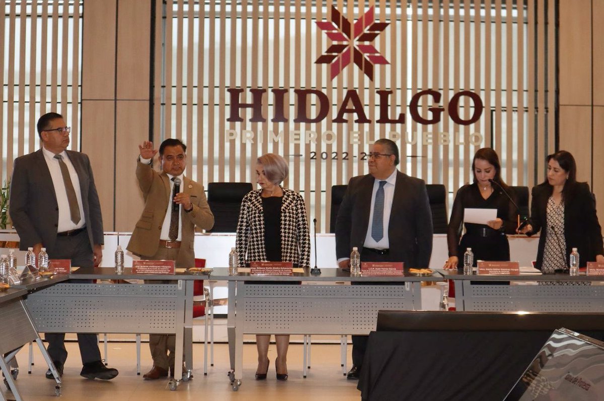 Esther_RamirezV's tweet photo. Llevamos a cabo la Tercera Sesión Ordinaria 2024 del Consejo de Armonización Contable del Estado de Hidalgo #CACEH, en la cual nos acompañó Juan Torres García, titular de la Unidad de Contabilidad Gubernamental de @Hacienda_Mexico y secretario técnico del Consejo Nacional de Armonización Contable, así como Cornelio Rico Arvizu, presidente del Sector Gubernamental en el Instituto Mexicano de Contadores Públicos.

En esta sesión se tomó protesta a los nuevos integrantes del #CACEH y se dio a conocer el Informe de Resultados del primer trimestre del 2024, realizada mediante el Sistema de Evaluaciones de la Armonización Contable #SEVAC en la cual se destacó a Hidalgo por su grado de cumplimiento alto.