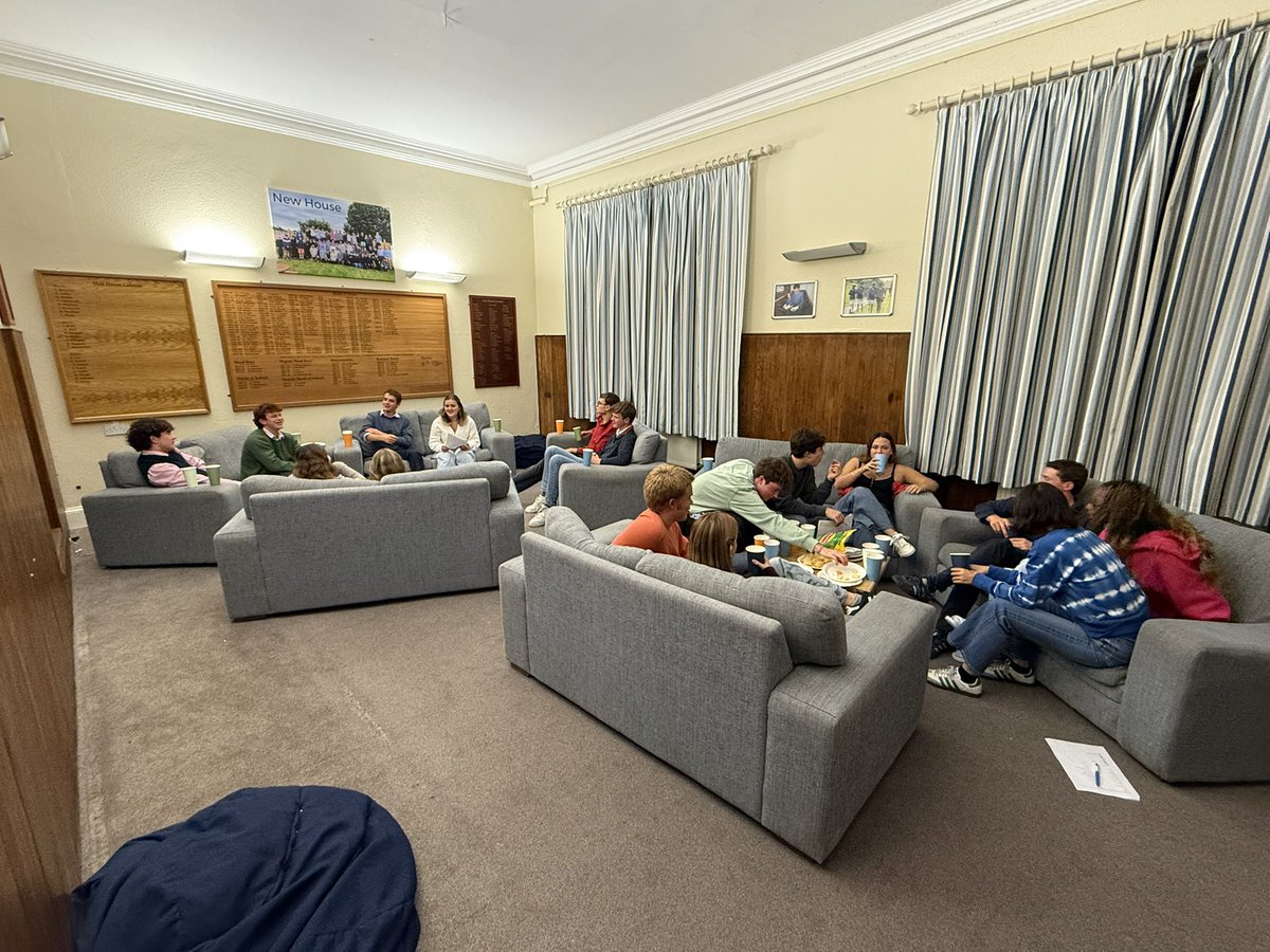 New House tweet media