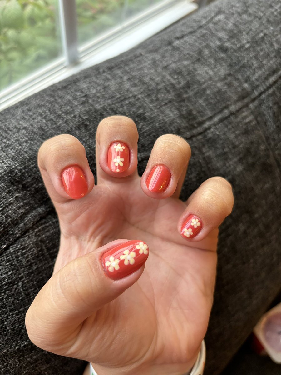 Fall mani thanks to <a href="/SallyHansen/">Sally Hansen</a> ❤️