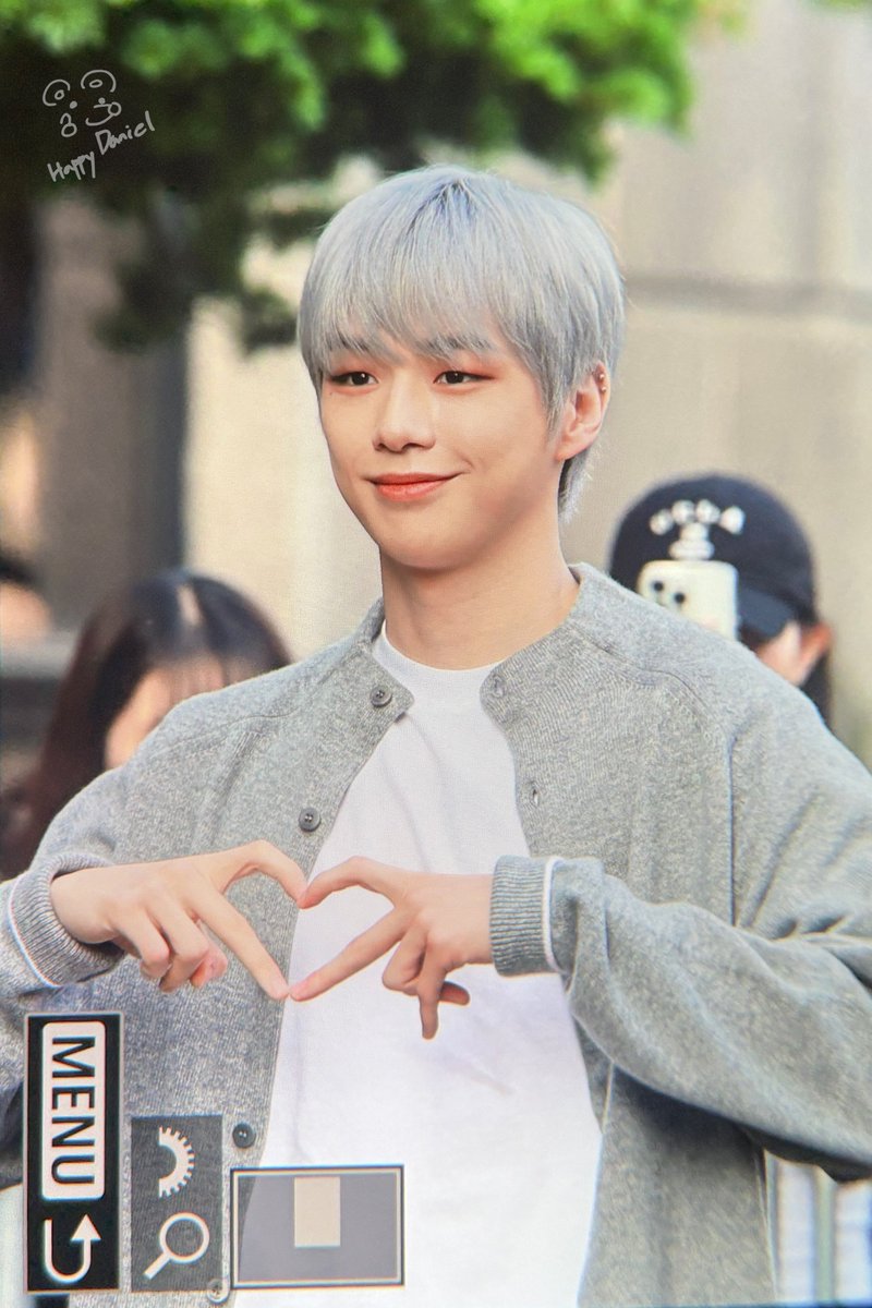 HappyDaniel1210's tweet photo. 240927 뮤직뱅크 출근 Preview

🫶

#강다니엘 #KANGDANIEL https://t.co/alVY0IOLj6