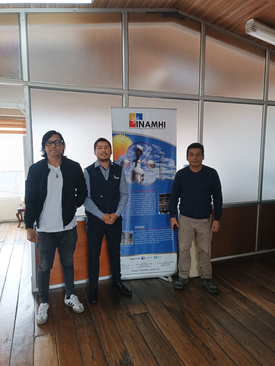 ciifen's tweet photo. 🚀 ¡Reunión clave!

 En el marco del proyecto Euroclima @inamhi_ec y #CIIFEN se reunieron para impulsar la red VOLUNCLIMA en Loja. Juntos, trabajamos por un futuro más sostenible.
 ¡Sumamos esfuerzos! 🌿 #VOLUNCLIMA #Euroclima #Loja https://t.co/v2HlmlqBkm