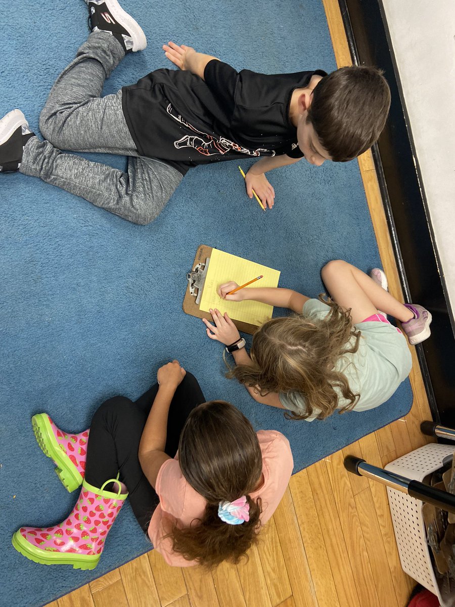 MrsManleysClass's tweet photo. 4M students have many hopes and dreams for the school year! Now we are working as a class to draft a set of class rules. https://t.co/cdhccXYlUx
