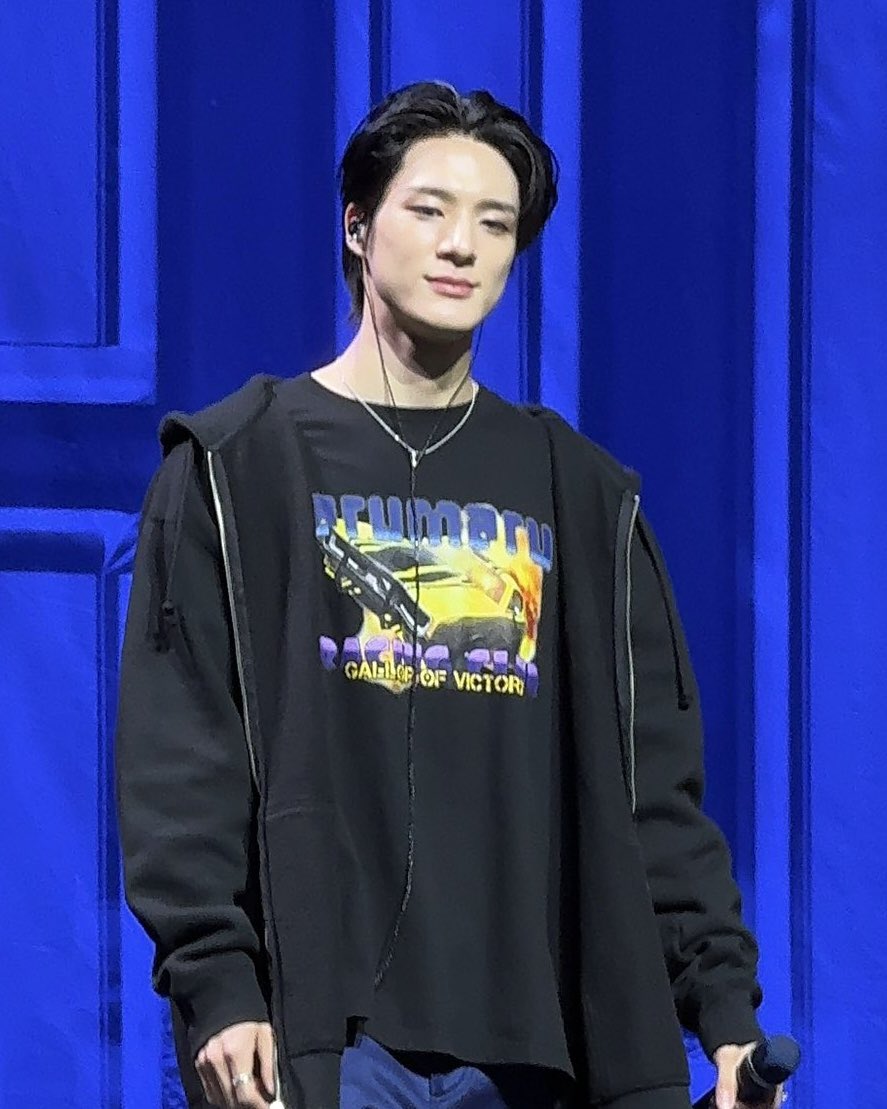 FILESLJN's tweet photo. most handsome guy ever .... 😮‍💨 https://t.co/1HwWdFFatt