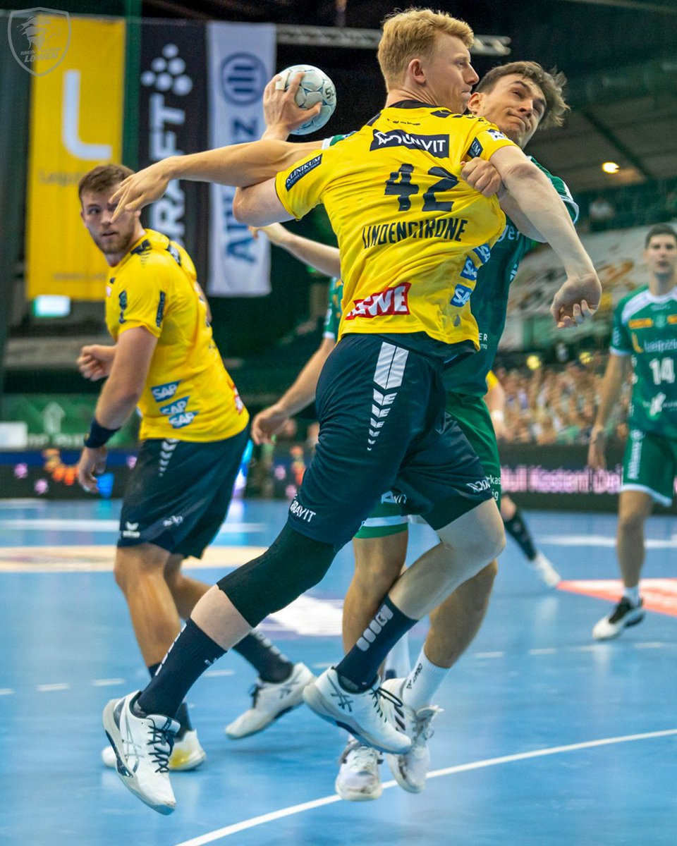 RNLoewen's tweet photo. Wir schulden euch noch die 𝐵𝑖𝑙𝑑𝑒𝑟 𝑑𝑒𝑠 𝑆𝑝𝑖𝑒𝑙𝑠 aus Leipzig! 📸🦁

#rnl #rnloewen #handball #LEIRNL https://t.co/0qmCi8JT7g
