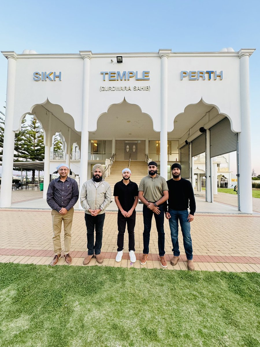 ਦੁਨੀਆਂ ਦੇ ਉੱਚਕੋਟੀ ਕਣਕ ਅਤੇ ਖੇਤੀ ਵਿਗਿਆਨੀਆਂ <a href="/gurcharn_brar/">Gurcharn Singh Brar ਗੁਰਚਰਨ ਸਿੰਘ ਬਰਾੜ</a> ਅਤੇ <a href="/ugill10/">Upinder Gill</a> ਨੂੰ ਮਿਲ ਕੇ ਬਹੁਤ ਚੰਗਾ ਲੱਗਾ ਵੀਰੇ ਬਹੁਤ ਹੀ ਨਿੱਘੇ ਸੁਭਾਅ ਦੇ ਮਾਲਕ ਹਨ ਪੰਜਾਬ ਦੇ ਪੁੱਤਰ ਧੀਆਂ ਏਦਾਂ ਹੀ ਮੱਲਾਂ ਮਾਰਦੇ ਰਹਿਣ । Welcome to our city #Perth . ਚੜਦੀਕਲਾ। 
#International_Wheat_Congress conference happening in Perth.