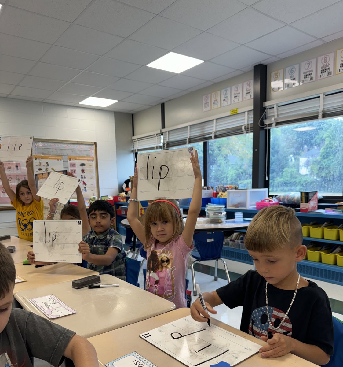 This week we have been tapping out sounds to spell words! I am one proud teacher!! ✍️✏️