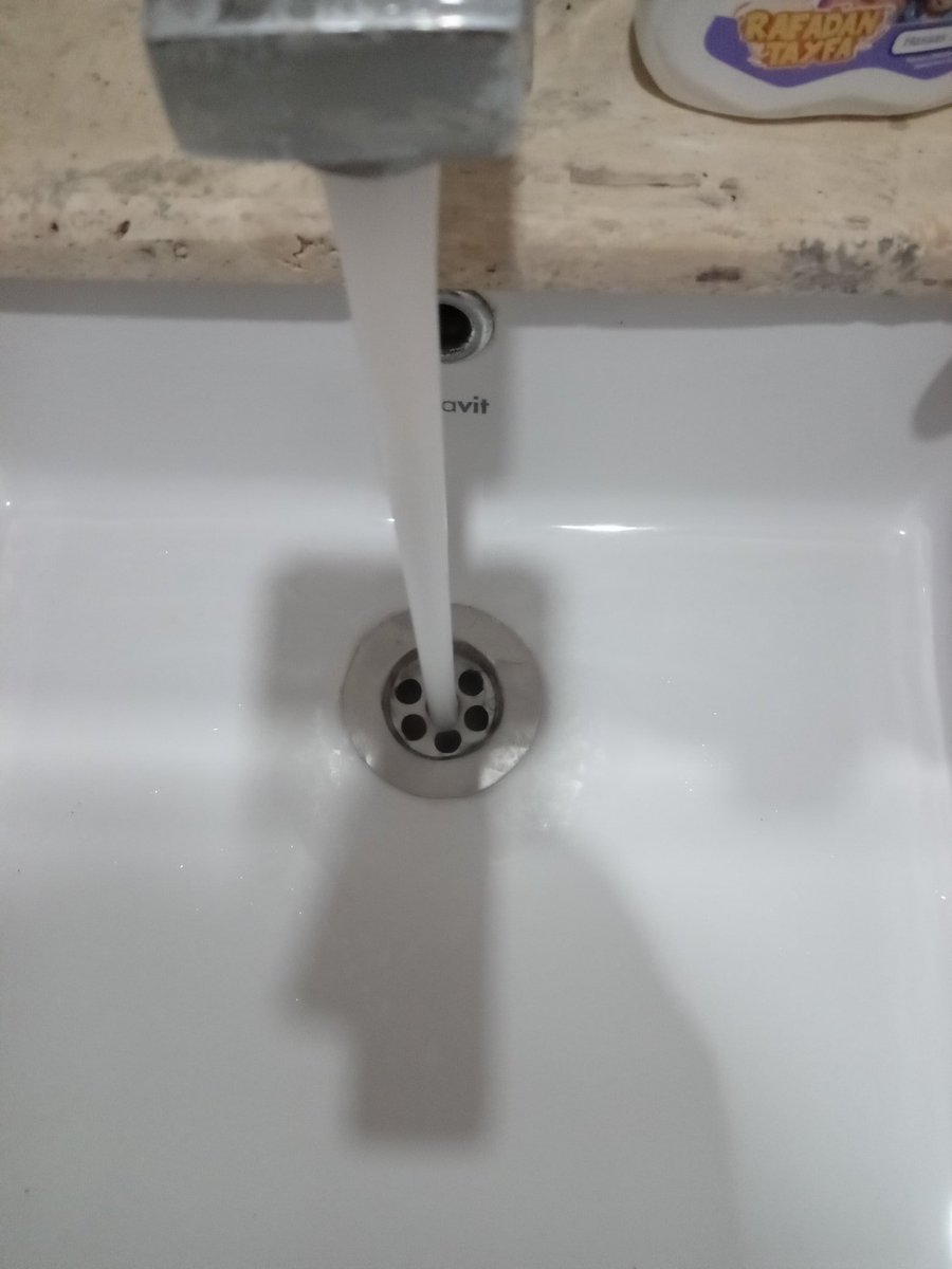 IInciler59710's tweet photo. Bu akan suyun dili olsaydı birçok kişiye şu sözleri söylerdi elini yüzünden önce şerefini haysiyetini insanlığını yıka derdi https://t.co/p2IXMRK14s