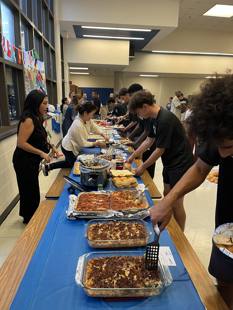 shssoccerteam's tweet photo. Great International Night Team Dinner!! ONE Goal, Team, Sherwood! https://t.co/EwAWCrUykr