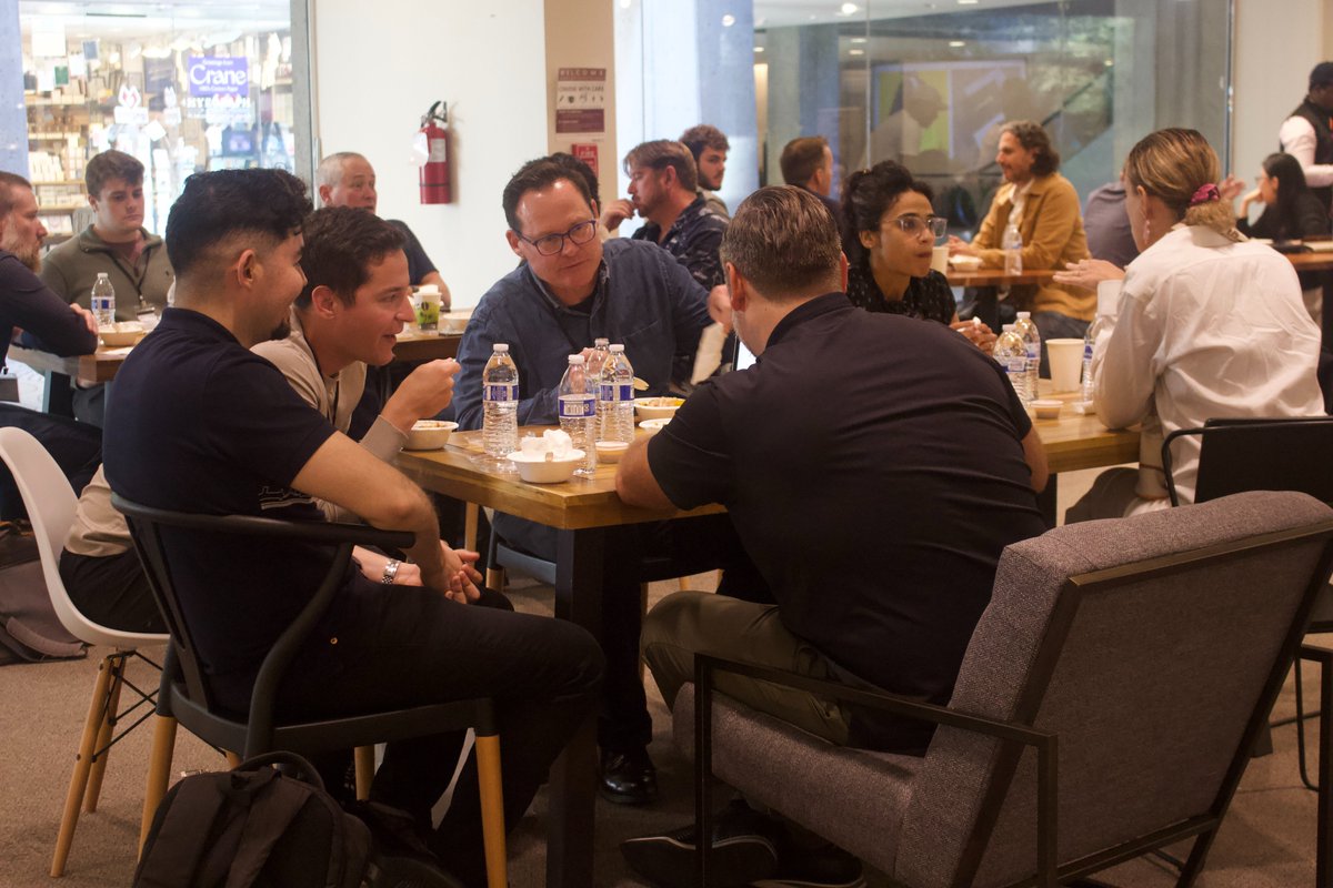 foundersvillge's tweet image. #TechWeekend creates a unique &quot;Founders village&quot; that pops up for 3 days.

Some of the simple qualities #founders love about Tech Weekend is -- long, deep conversations. 

Tech Weekend&apos;s 3-day format means no one&apos;s in a rush. There is ample time to connect with everyone, multiple…