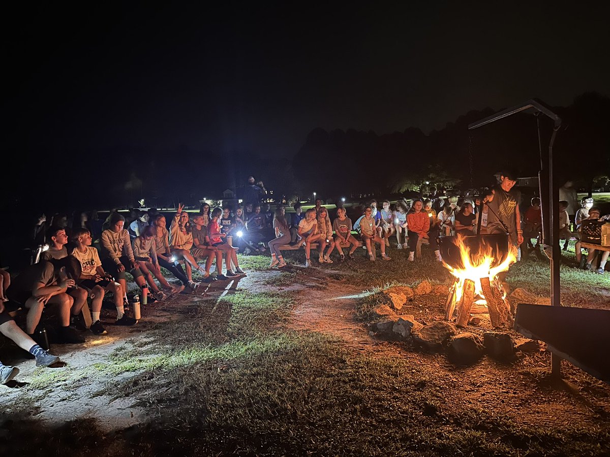 CHCNexus's tweet photo. #CHCGr6Retreat25 After a delicious dinner we are enjoying a popcorn bonfire!!! These kids are having a blast and should sleep REALLY well tonight! https://t.co/465B1iWcKR