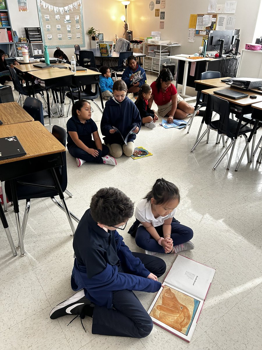 l_plote's tweet photo. DEAR Time is such a highlight to our week!! We LOVE reading to our Kinder friends! 📚 #readingrocks #itsgametime https://t.co/Q7bIOuIbGV