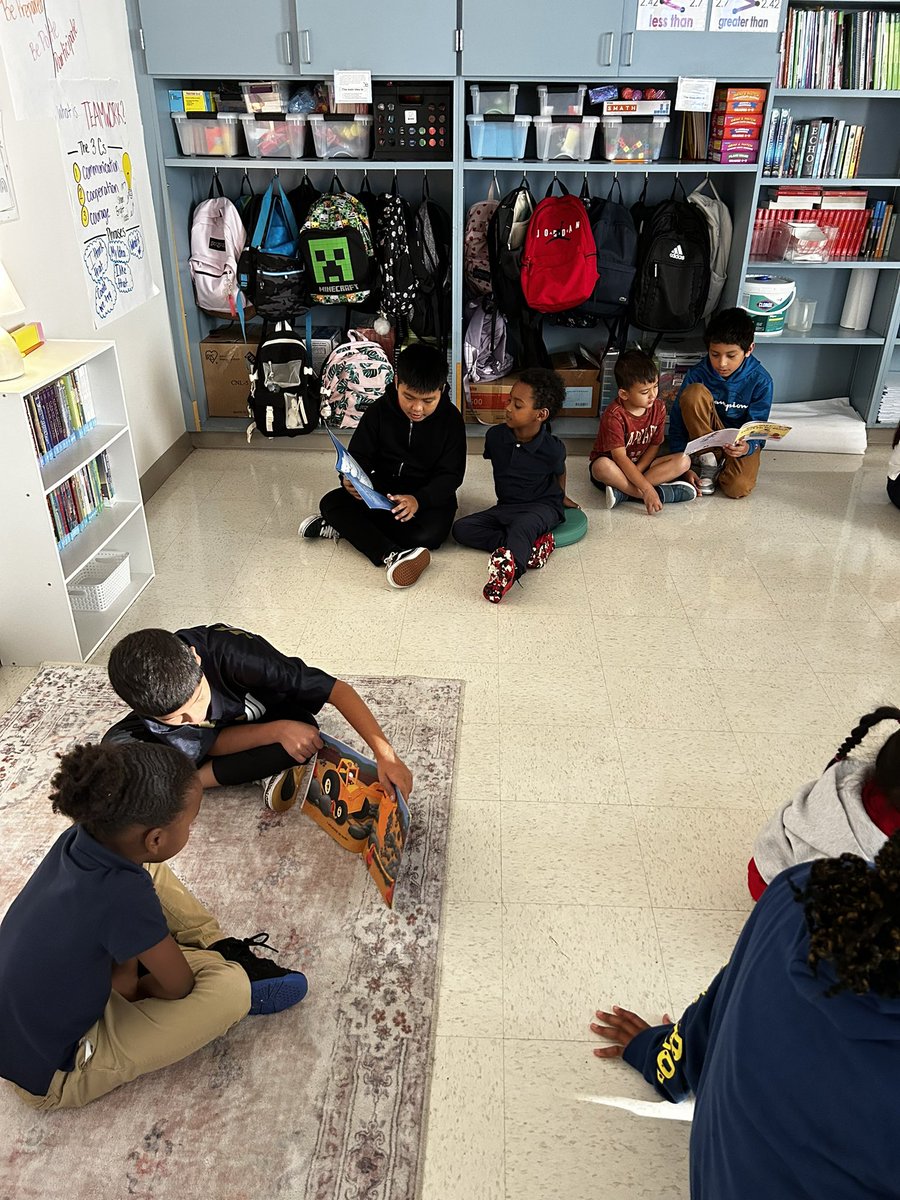 l_plote's tweet photo. DEAR Time is such a highlight to our week!! We LOVE reading to our Kinder friends! 📚 #readingrocks #itsgametime https://t.co/Q7bIOuIbGV