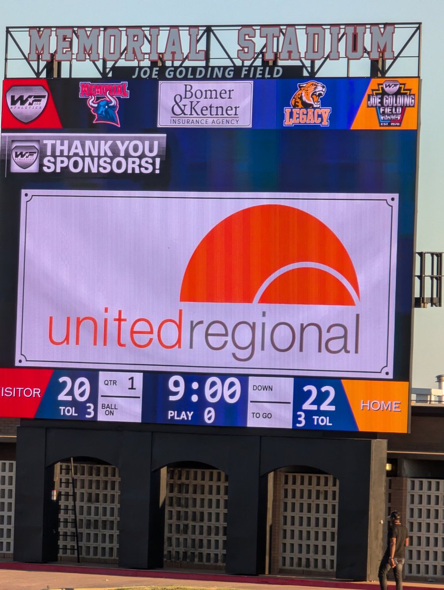 Way to go Freshmen Navy!   A win on the last play.  Way to go guys! #MavsOnTop <a href="/MaverickFBWF/">Memorial Maverick Football</a>