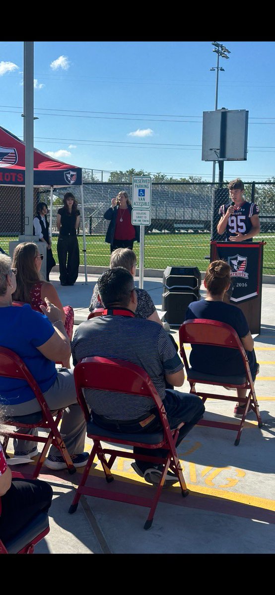 Veterans Memorial Football™️ tweet media