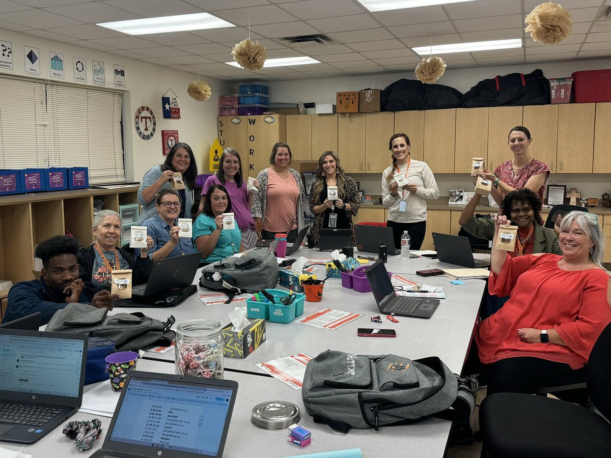 WestwoodISD's tweet photo. We enjoyed surprising our amazing staff yesterday with a sweet treat! 🧡🧡🧡
“We would be MUFFIN without you!”
#wwway #falltreat #staffappreciation #wisd #pumpkinspice https://t.co/XQQequSXsi