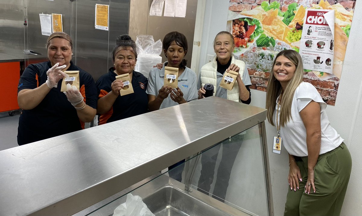 WestwoodISD's tweet photo. We enjoyed surprising our amazing staff yesterday with a sweet treat! 🧡🧡🧡
“We would be MUFFIN without you!”
#wwway #falltreat #staffappreciation #wisd #pumpkinspice https://t.co/XQQequSXsi