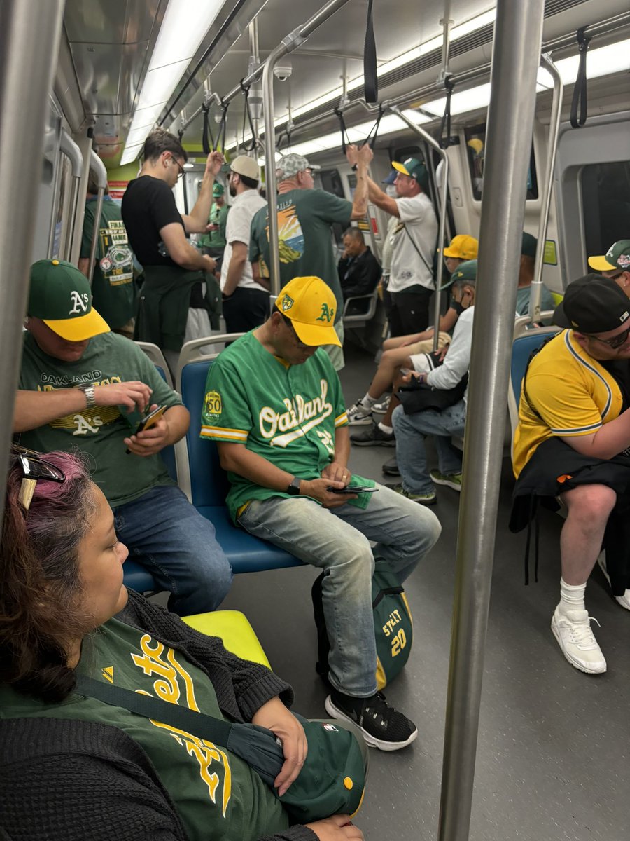 BobFranklinBART's tweet photo. Last #sfbart train ride of #OaklandAs fans… https://t.co/yDPwpbwi6N