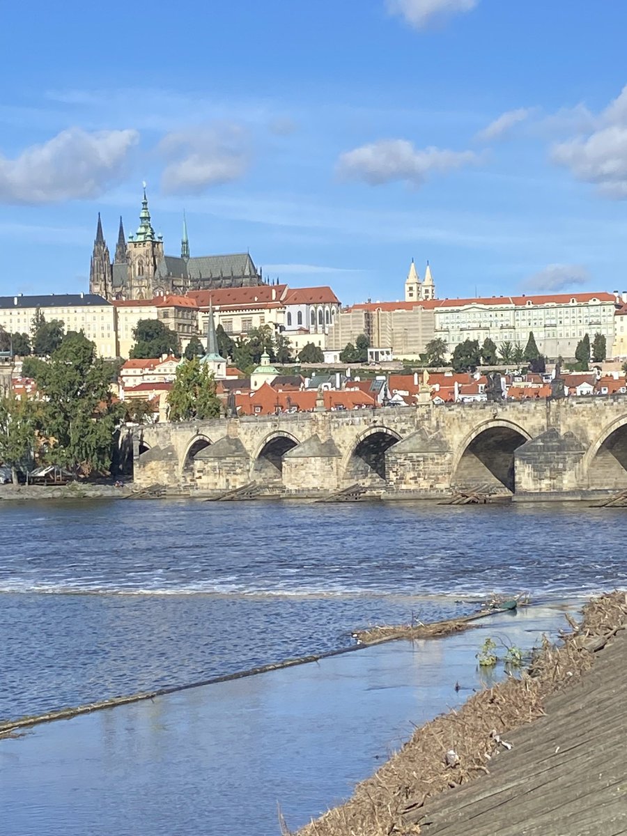 BarnesTracey's tweet photo. Lovely couple of days in Prague - what a lovely City https://t.co/mFSoY1UWvH