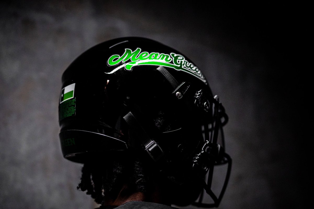 elmikevilla's tweet photo. Our new helmet is also the first helmet to feature our Texas Battle Flag. #GMG #TexasTough https://t.co/ZHyf5YC5Ah