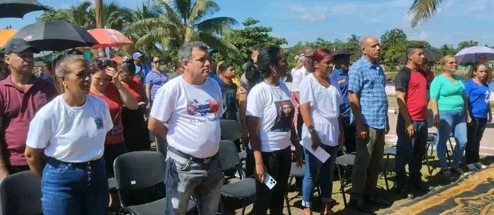 CDR_Moa's tweet photo. Se realiza acto municipal en el municipio de #MOA por el 64 aniversario de la creación de los #CDR con la presencia de las principales autoridades del municipio, donde se reconocen a cederistas destacados en las tareas de la organización 
#CDRCuba #HolguinSi https://t.co/qYjZmdbiDL