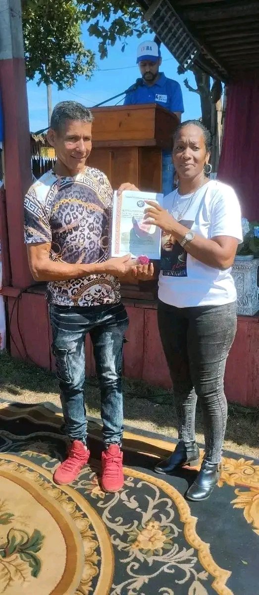 CDR_Moa's tweet photo. Se realiza acto municipal en el municipio de #MOA por el 64 aniversario de la creación de los #CDR con la presencia de las principales autoridades del municipio, donde se reconocen a cederistas destacados en las tareas de la organización 
#CDRCuba #HolguinSi https://t.co/qYjZmdbiDL
