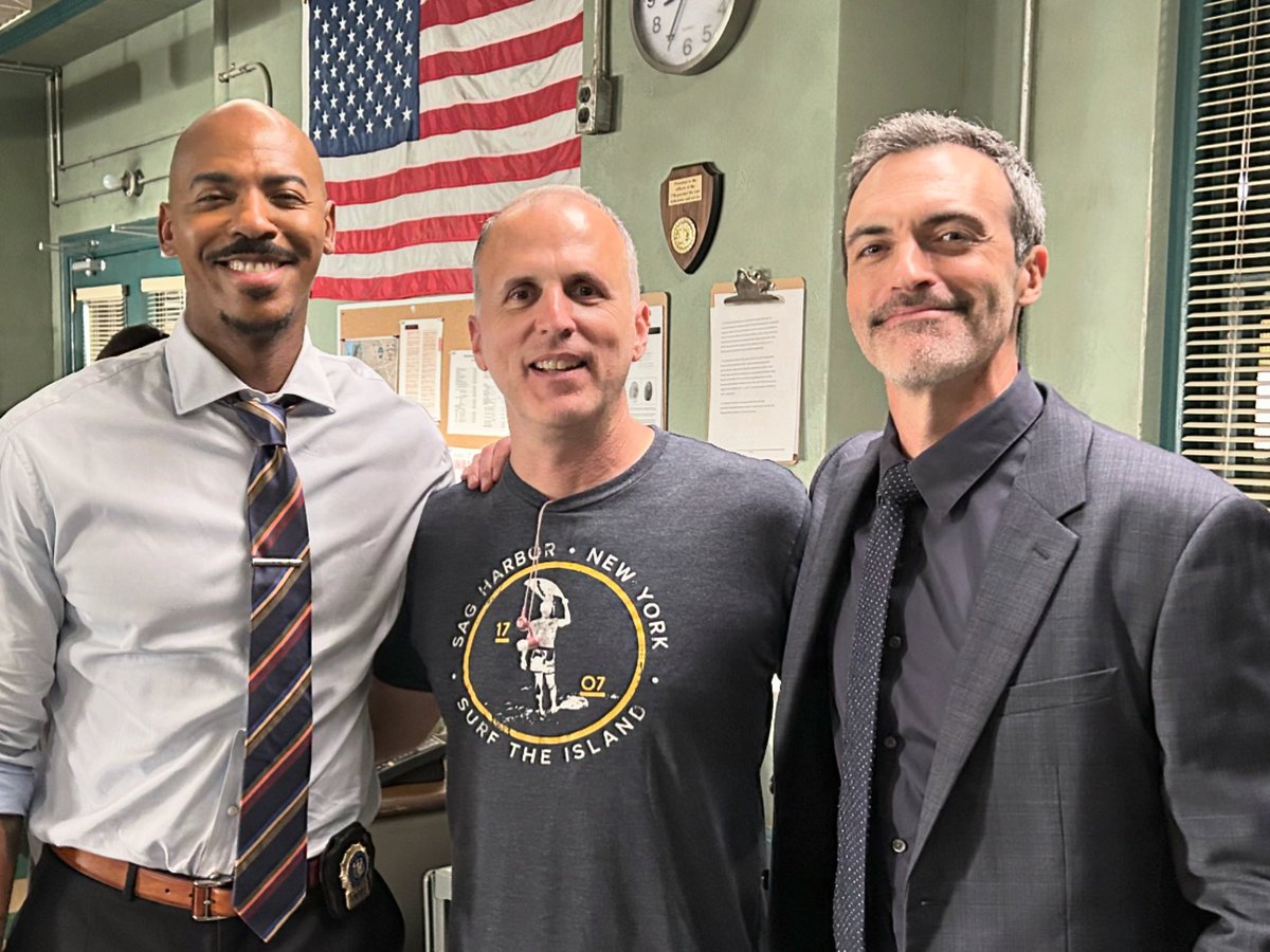 Always great working with these two and the entire cast and crew of <a href="/lawandordertv/">𝐋𝐀𝐖 & 𝐎𝐑𝐃𝐄𝐑</a> <a href="/WolfEnt/">Wolf Entertainment</a> <a href="/ciliento/">Michael Ciliento</a> <a href="/alexhallisme/">Alex Hall</a> <a href="/odelyahalevi/">Odelya Halevi</a> <a href="/tonygoldwyn/">mal desencarnado</a> #MechadBrooks #ReidScott