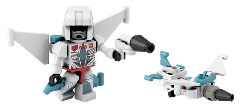 DailyTFormers's tweet photo. Some may think they're Scatttershot, when that can't be any farther from the truth. They just have no approach to leadership. They see themselves as the torso, and not much else. Maybe others need to put a personality on them. The #Transformers of the day is #Universe Airazor! https://t.co/e89cBP3x3B