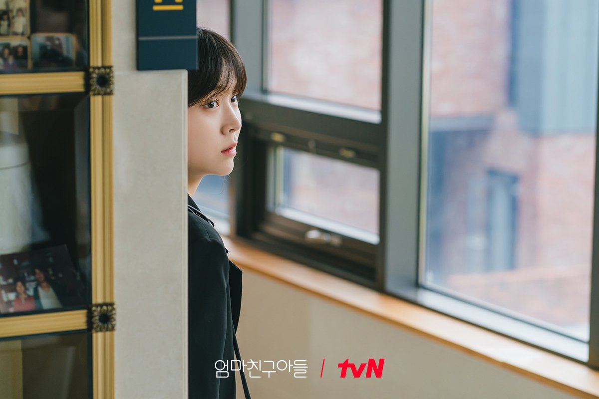 CJnDrama's tweet photo. 입꼬리 내려와. 티벤 연애 아니야🤭

승류 피크닉 데이트 &amp; 단음 납골당 만남?!
🩷혜릉즈의 달콤VS쌉쌀 극과 극 로맨스💙

[토일] 밤 9:20 | tvN
#엄마친구아들 #LoveNextDoor https://t.co/ciZvHdrGPk