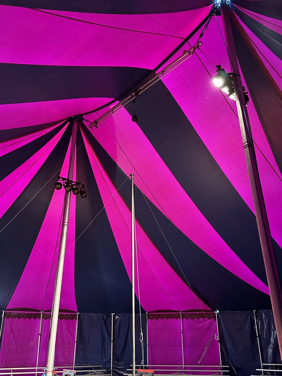 Midnight Circus tweet media