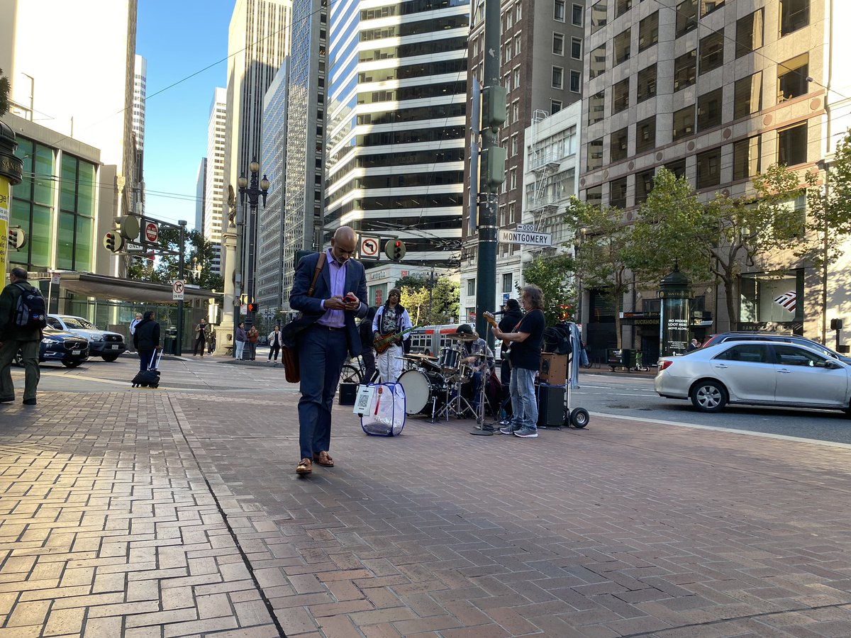 Stumbled on rush hour street jams in #SanFrancisco - sweet 5:00 find