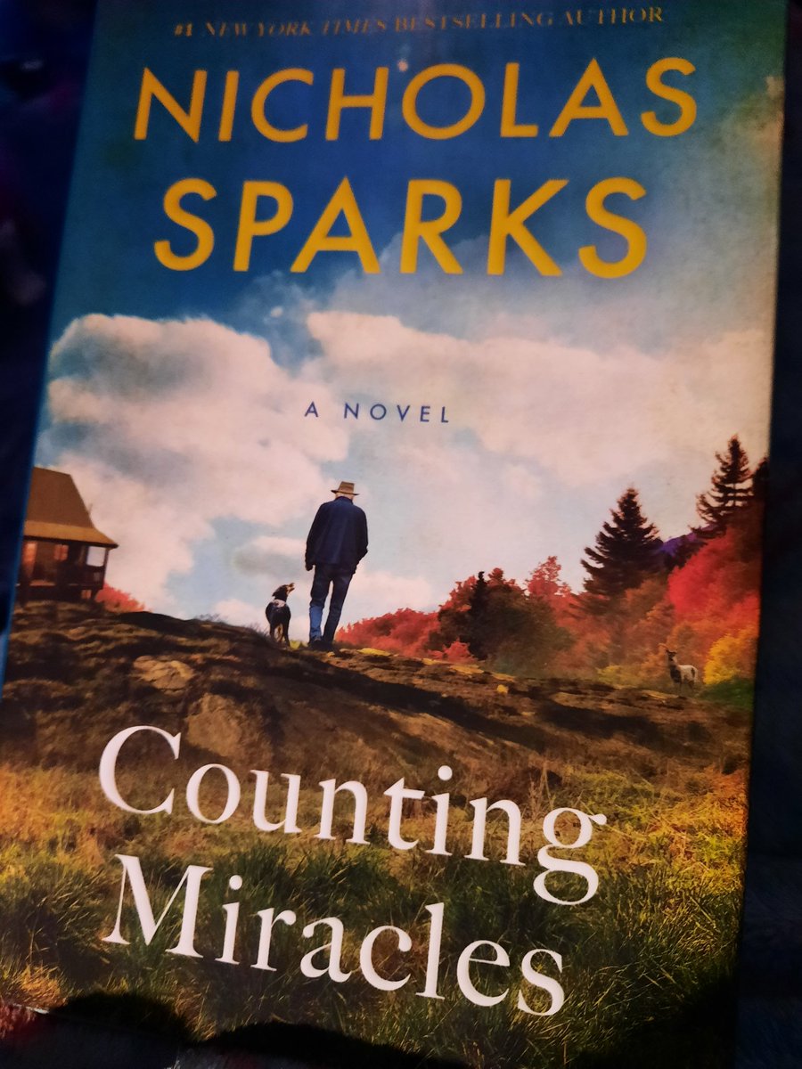 It feels good to be reading again after several months 😊

#readingcommunity #NicholasSparks #book #Reading