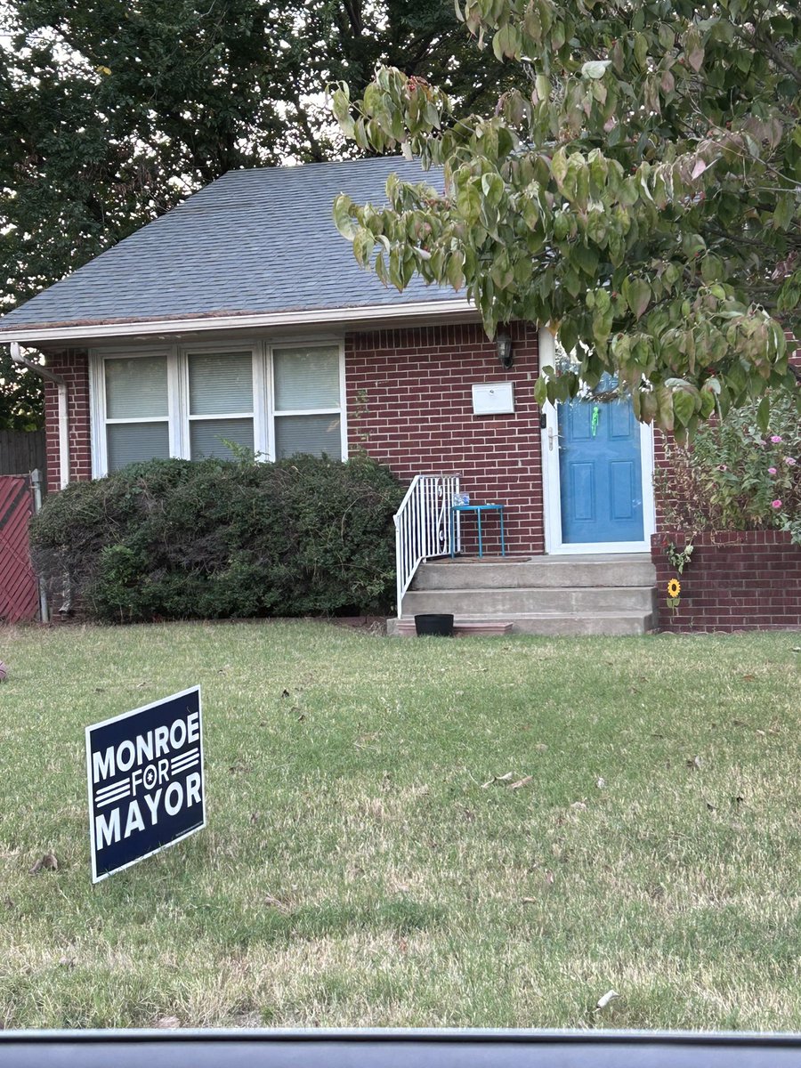 AC_NoChill's tweet photo. Delivered 10 more signs tonight all over Tulsa!! 😵😵‍💫  I. Am. Tired!!!! #MonroeForMayor

(Also — did you know you can sign up for sign delivery and other activity?!? — just go to this link!!)  

🛻 🪧 🚐 🪧 🚗 🪧 🚚🪧

https://t.co/ji1R2YIwrM

#MonroeForMayor https://t.co/zmypzWRjB3