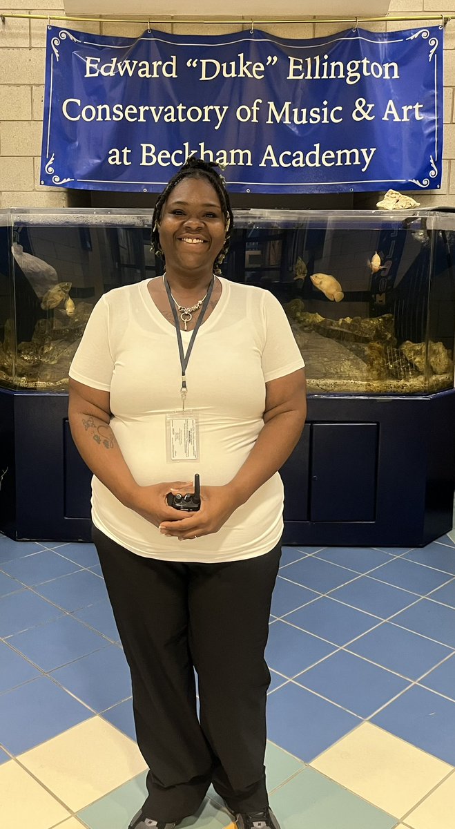 DukeEllingtonB1's tweet image. This week, we are excited to announce a new addition to our security team. Please join us in welcoming Ms. Cummings to Duke Ellington! 🎉👮‍♀️ #Welcome #DPSCD #DukeEllingtonSecurity