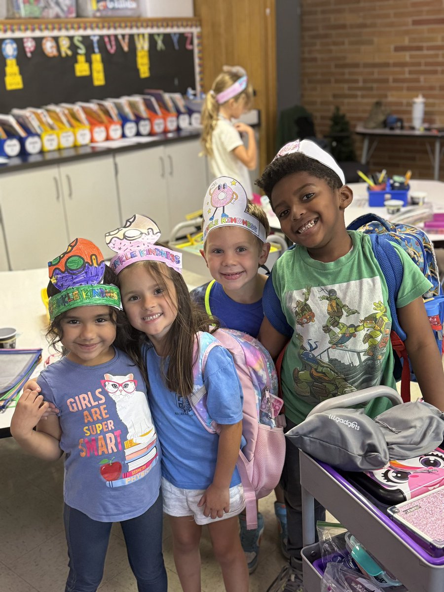 Happy Kindness Day from these kind 1st Graders!!! #BeEvergreen