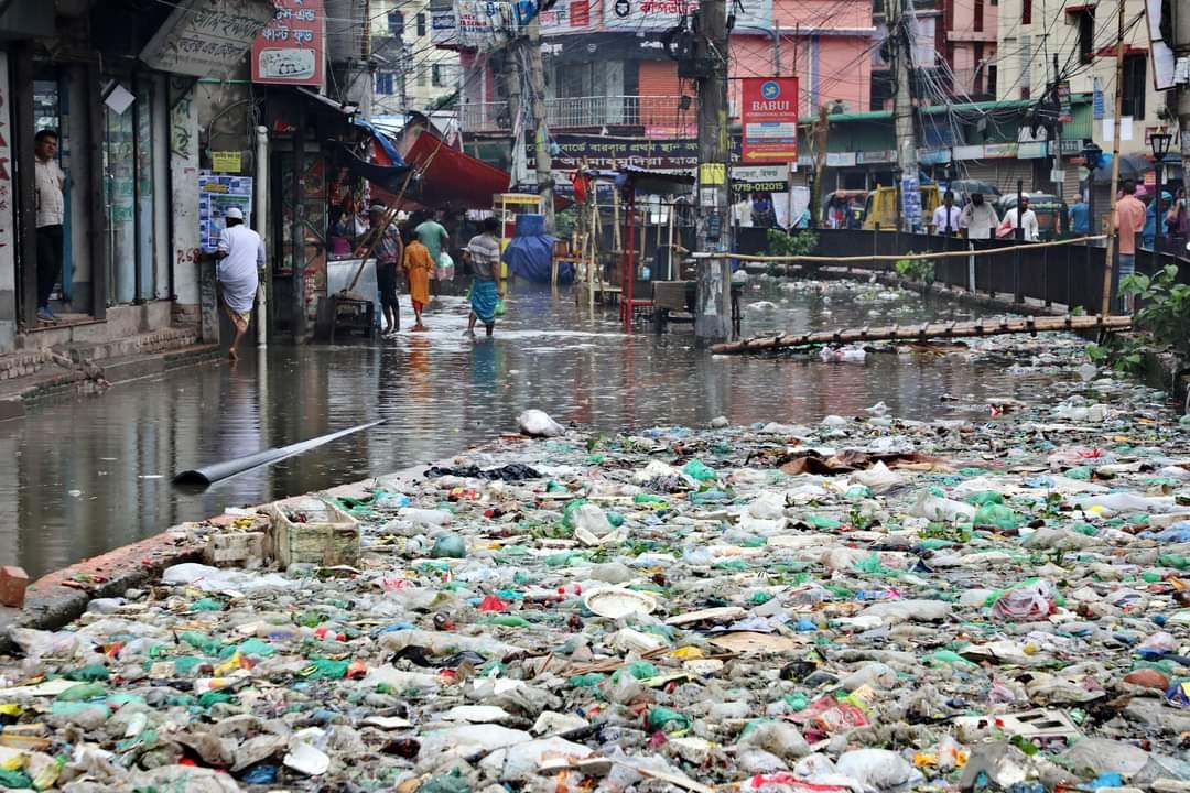 PalashKhan360's tweet image. "Garbage dumping fills up Kutubkhali Canal, causing waterlogging."
Photo by Palash Khan / palashkhan.com

#GarbageDumping #KutubkhaliCanal #Waterlogging #EnvironmentalPollution #UrbanFlooding #SaveOurCanals #CleanEnvironment #PublicHealth #Dhaka #Bangladesh #PalashKhan