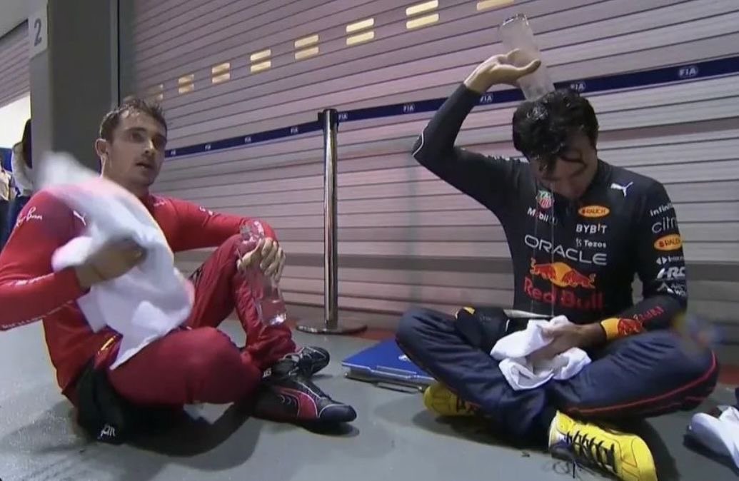 kroliizz's tweet image. Charles vio a Checo solo sentado y se sento con él. 
Checo vio a Charles solo sentado y se sento con él. 

Mi Checlerc ❤️