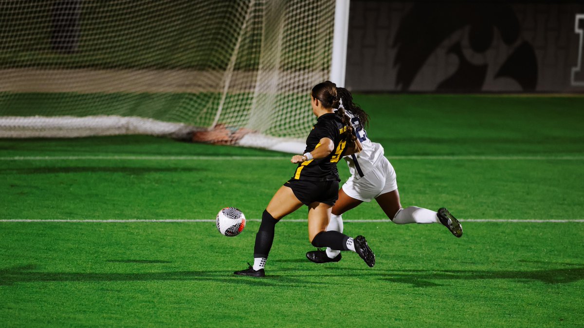 HawkeyeSoccer's tweet photo. Hawks on 🔝 

No. 18 Iowa 2, No. 15 PSU 1

Maya Hansen x #Hawkeyes https://t.co/re7WRGABgr