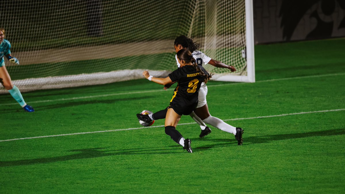 HawkeyeSoccer's tweet photo. Hawks on 🔝 

No. 18 Iowa 2, No. 15 PSU 1

Maya Hansen x #Hawkeyes https://t.co/re7WRGABgr