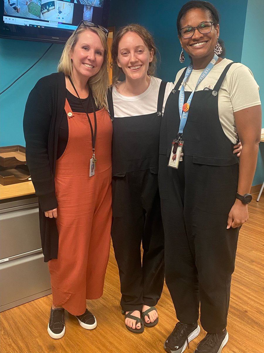 Tara Yunker tweet media