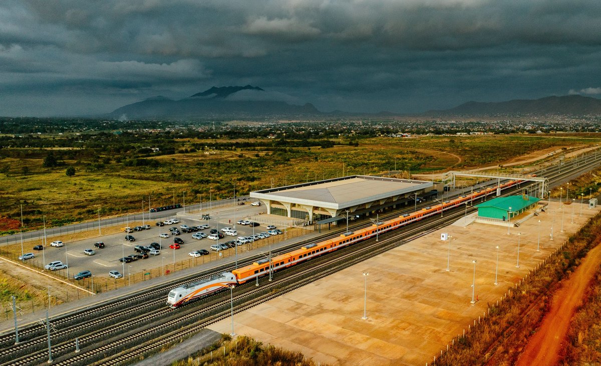 date_africa's tweet photo. 🇹🇿Tanzania : Morogoro SGR Terminal and Twiga Cement
Twiga Cement is proud to contribute to the construction of the SGR project including the Morogoro Passenger’s Terminal, which is now complete.
#utdatanzania #utdainfo #utdamorogoro #utdadar_es_salaam #utdasgr #utdatwiga_cement https://t.co/jrRvYZviNh