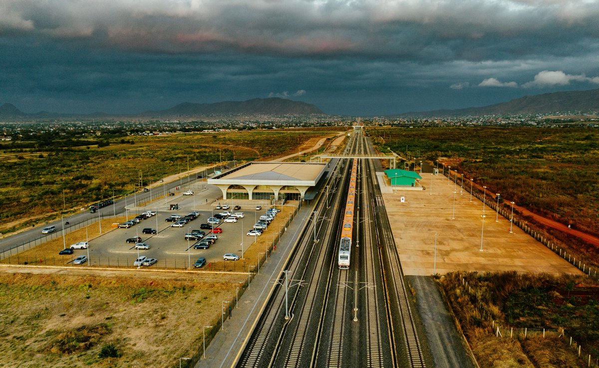 date_africa's tweet photo. 🇹🇿Tanzania : Morogoro SGR Terminal and Twiga Cement
Twiga Cement is proud to contribute to the construction of the SGR project including the Morogoro Passenger’s Terminal, which is now complete.
#utdatanzania #utdainfo #utdamorogoro #utdadar_es_salaam #utdasgr #utdatwiga_cement https://t.co/jrRvYZviNh