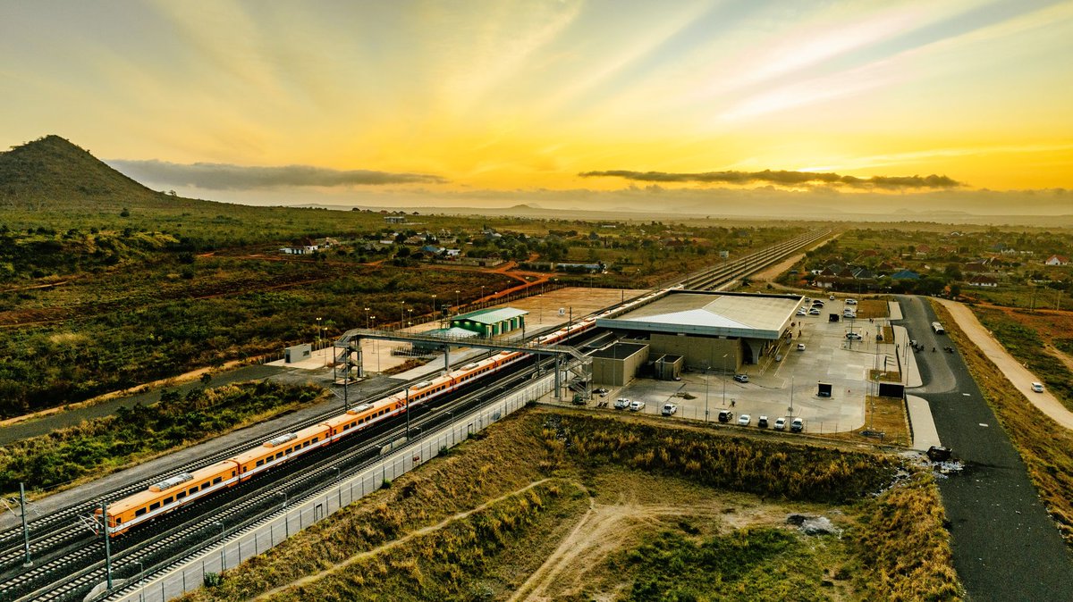 date_africa's tweet photo. 🇹🇿Tanzania : Morogoro SGR Terminal and Twiga Cement
Twiga Cement is proud to contribute to the construction of the SGR project including the Morogoro Passenger’s Terminal, which is now complete.
#utdatanzania #utdainfo #utdamorogoro #utdadar_es_salaam #utdasgr #utdatwiga_cement https://t.co/jrRvYZviNh