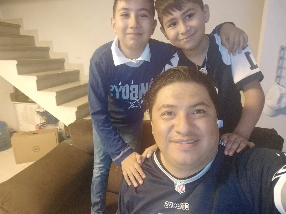 AndreySanz's tweet photo. @FOXImpactoNFL #FoximpactoNFL #GoCowboys #Yeahherewego Saludos desde Querétaro https://t.co/FSdtk1KQv3