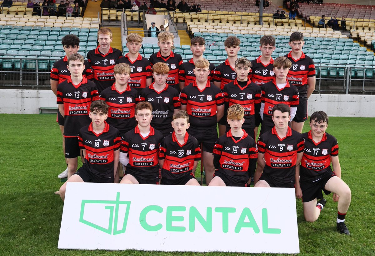 pgahern's tweet photo. Congratulations to Ballinkillen who defeated MLR in the under 16 'B' hurling final at very damp NCP on Thursday evening. A terrific and merited victory! @Carlow_GAA @Natsport @TheLeftWingBack @BallinkillenHC @MLRangers https://t.co/ySZFQaBkio
