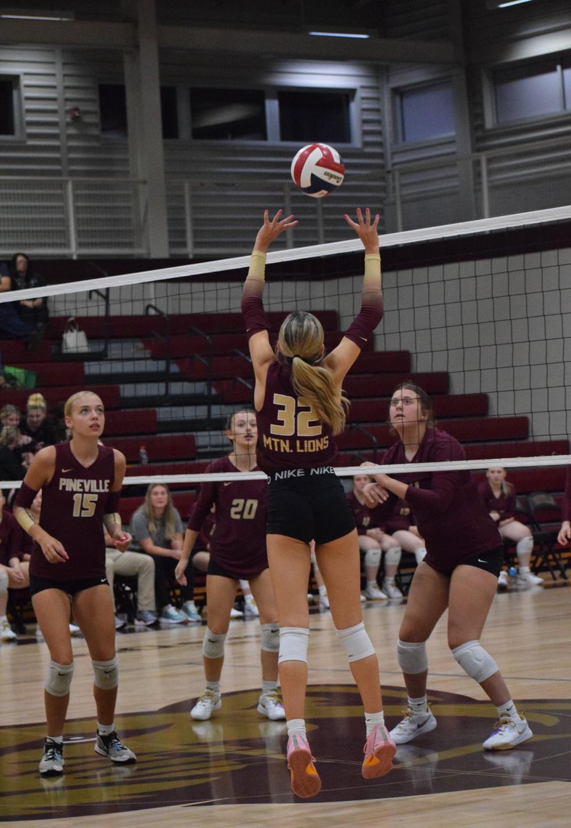 Kamryn_Biliter's tweet photo. 46 assists tonight against Red Bird in a double header! We won 2-0 and 2-0! We return Saturday playing in the Buckhorn Lake Classic. https://t.co/f3kt755aFo